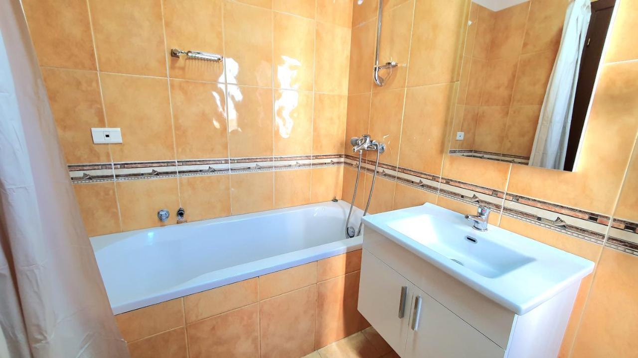 Star Apartment Tirana Exterior photo