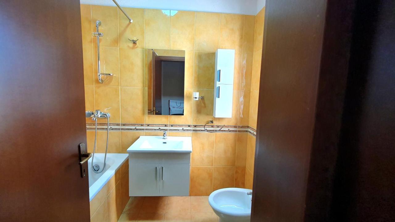 Star Apartment Tirana Exterior photo